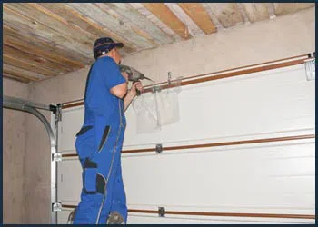 Garage Doors Store Repairs Brush Prairie, WA 360-356-1407 - cont-gdr-door-repair-08m
